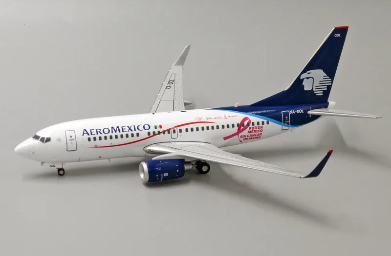 Aeromexico Boeing 737-700 w/ Winglets XA-GOL 1:200 JC Wings
