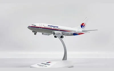マレーシア航空 ボーイング 737-500 9M-MFB