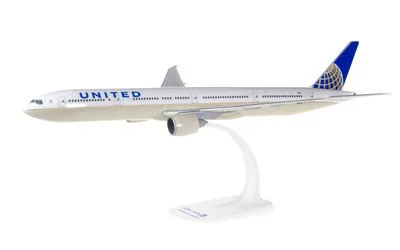 ユナイテッド航空 ボーイング 777-300ER N58031