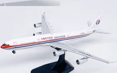 中国東方航空 エアバス A340-300 B-2381