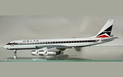 デルタ航空 ダグラス DC-8-30 N8166A