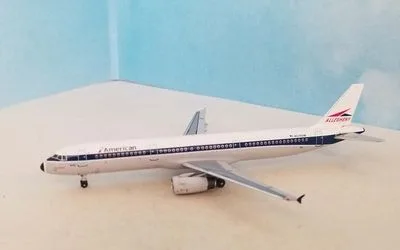 アメリカン航空 エアバス A321 N579UW
