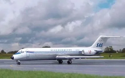 スカンジナビア航空 ダグラス DC-9-30 LN-RLS