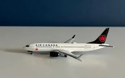 エア・カナダ ボーイング 737 MAX 8 C-FTJV