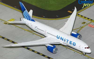 United Airlines Boeing 787-8 N26902 1:400 GeminiJets