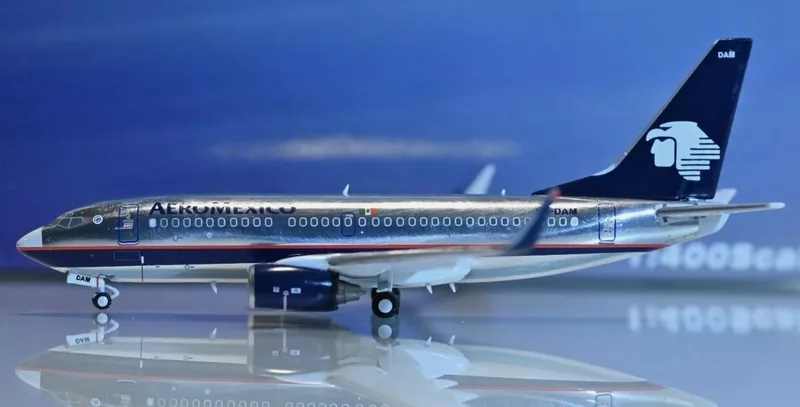 アエロメヒコ ボーイング 737-700 w/ Winglets XA-DAM 画像1