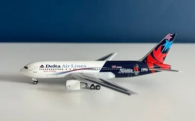 デルタ航空 ボーイング 767-200 N102DA