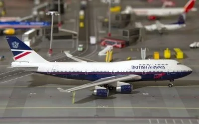 ブリティッシュ・エアウェイズ ボーイング 747-400 G-BNLY
