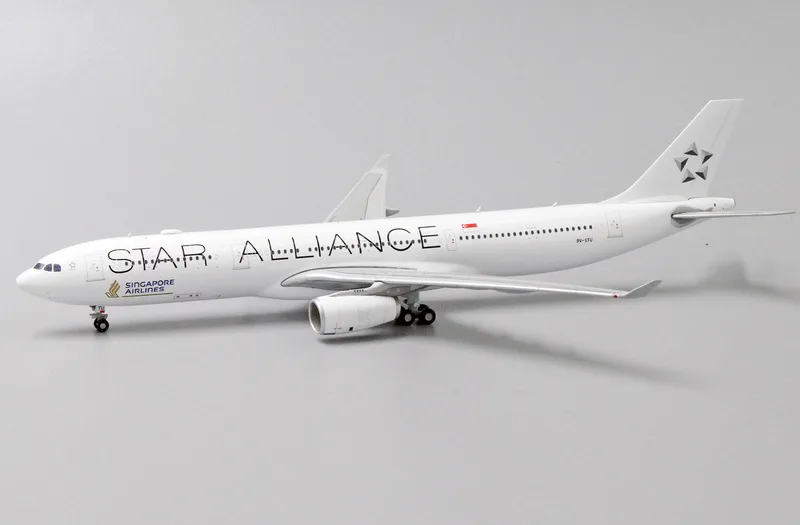 Singapore Airlines Airbus A330-300 9V-STU 1:400 JC Wings