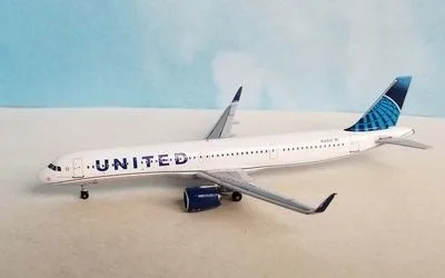 ユナイテッド航空 エアバス A321neo N14502