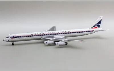 Delta Air Lines Douglas DC-8-61 N823E 1:400 Aeroclassics