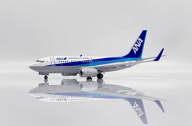 All Nippon Airways (ANA) Boeing 737-700 w/ Winglets JA02AN 1:200 JC Wings