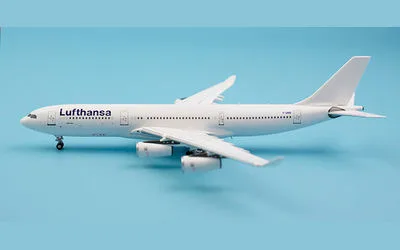 ルフトハンザ航空 エアバス A340-200 F-GNIB