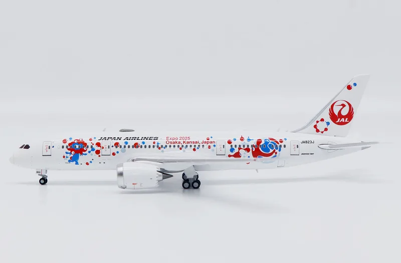 Japan Air Lines (JAL) Boeing 787-8 JA823J 1:400 JC Wings