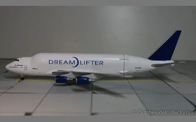 ボーイングハウスカラー ボーイング 747LCF N718BA