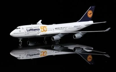 Lufthansa Boeing 747-400 D-ABVH 1:400 YY Model