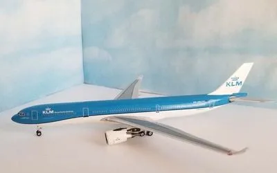 KLMオランダ航空 エアバス A330-300 PH-AKE