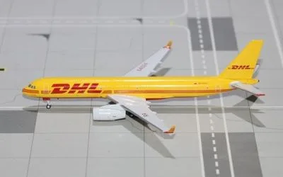 DHL Tupolev Tu-204-100C RA-64024 1:400 Panda Model