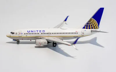 United Airlines Boeing 737-700 w/ Scimitar Winglets N16732 1:400 NG Models