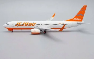 Jeju Air Boeing 737-800 w/ Winglets HL8305 1:200 JC Wings
