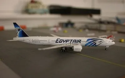 Egyptair ボーイング 777-300ER SU-GDP 画像1