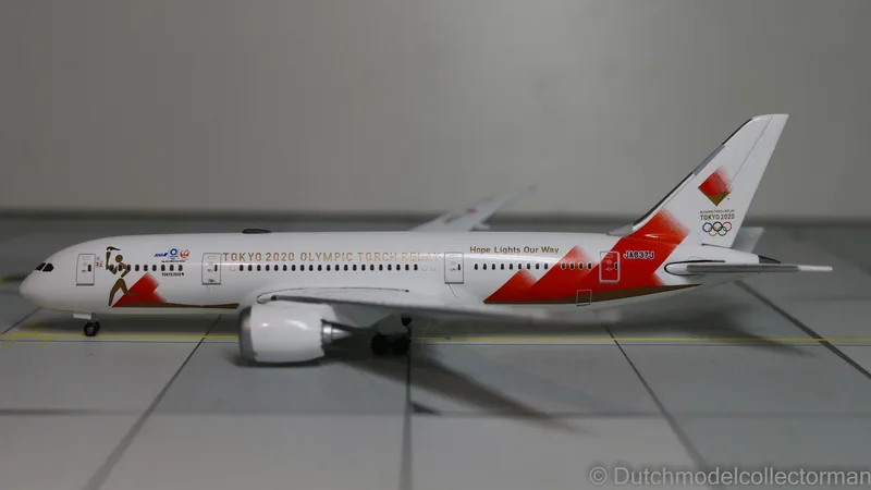 Japan Air Lines (JAL) Boeing 787-8 JA837J 1:500 JC Wings