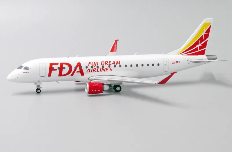 Fuji Dream Airlines Embraer E175 w/ Long Wing JA12FJ 1:200 JC Wings
