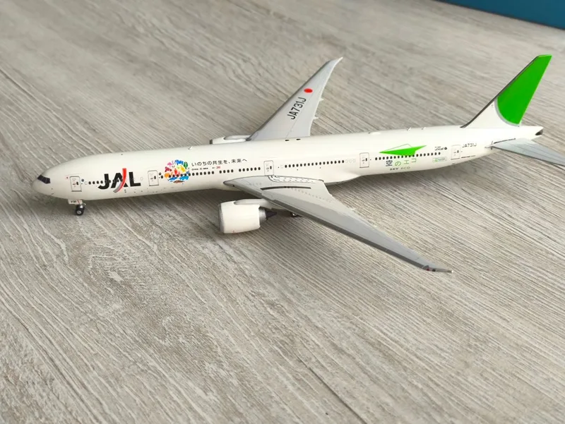 Japan Air Lines (JAL) Boeing 777-300ER JA731J 1:400 Phoenix Models