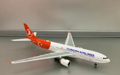 Turkish Airlines Airbus A330-200 TC-JNB 1:400 Phoenix Models