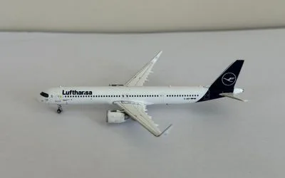 Lufthansa Airbus A321neo D-AIEP 1:400 Phoenix Models