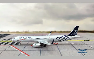 中国東方航空 エアバス A321 w/ Sharklets B-8977
