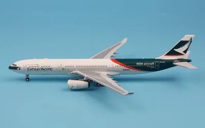 キャセイパシフィック エアバス A330-300 B-LAD