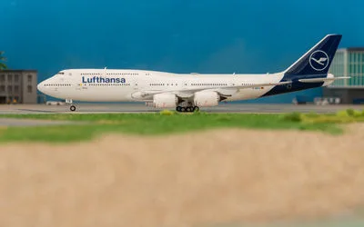 Lufthansa Boeing 747-8 D-ABYA 1:400 Phoenix Models
