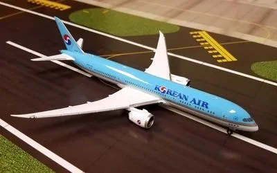 Korean Air Boeing 787-9 HL8081 1:400 Phoenix Models
