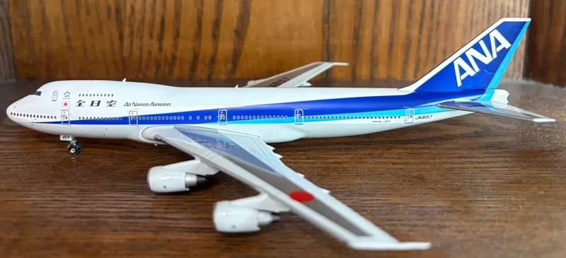 All Nippon Airways (ANA) Boeing 747SR JA8157 1:400 Phoenix Models