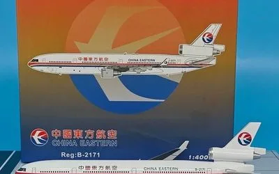 中国東方航空 マクドネル・ダグラス MD-11 B-2171 画像1