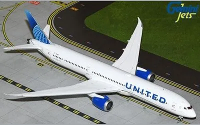 United Airlines Boeing 787-10 N13014 1:200 GeminiJets