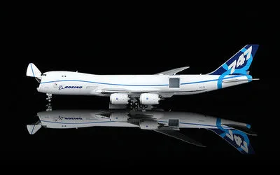 Boeing House Boeing 747-8F N747EX 1:400 HX Models