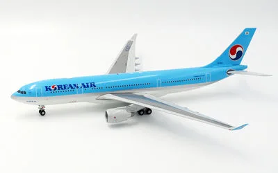 Korean Air Airbus A330-200 HL8211 1:200 JC Wings