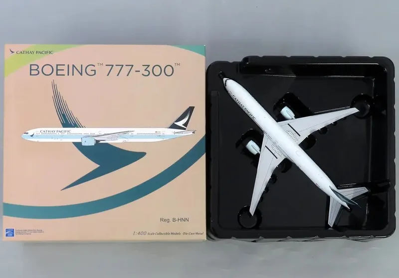 Cathay Pacific Boeing 777-300 B-HNN 1:400 NG Models