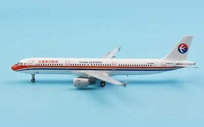 中国東方航空 エアバス A321 B-6330 画像1