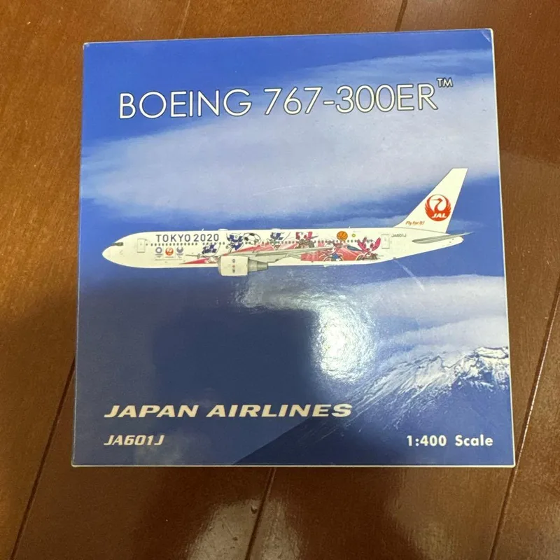 Japan Air Lines (JAL) Boeing 767-300 JA601J 1:400 Phoenix Models