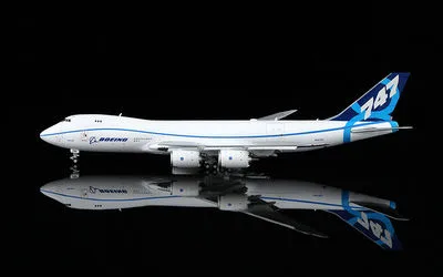 Boeing House Boeing 747-8F N747EX 1:400 HX Models