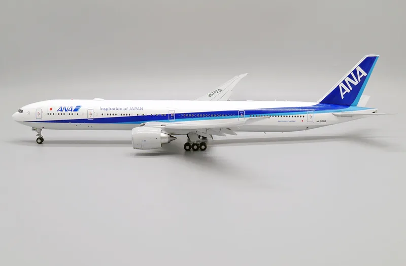 ANA ボーイング 777-300ER JA795A 画像1