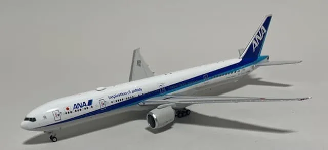 All Nippon Airways (ANA) Boeing 777-300ER JA795A 1:400 Phoenix Models