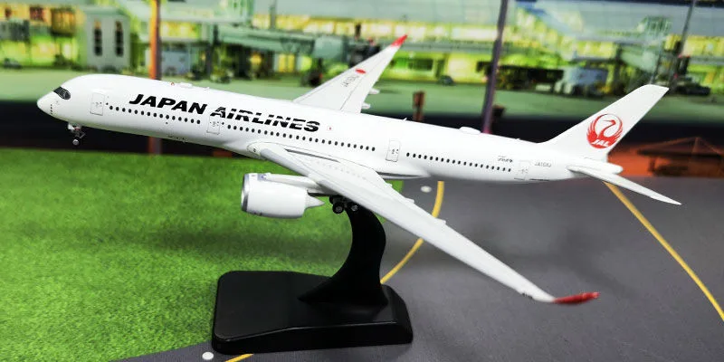 Japan Air Lines (JAL) Airbus A350-900 JA16XJ 1:400 Aviation400