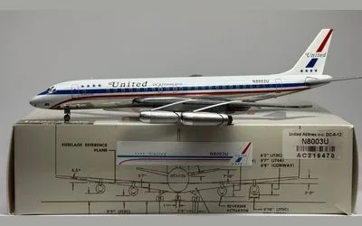 United Airlines N8003U 1:200 Aeroclassics