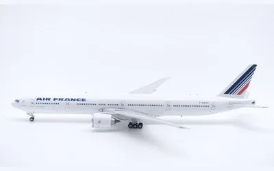 エールフランス航空 ボーイング 777-300ER F-GZNC