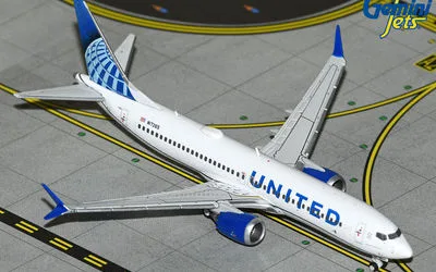 United Airlines Boeing 737 MAX 8 N17265 1:400 GeminiJets