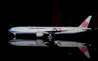 チャイナエアライン ボーイング 777-300ER B-18006